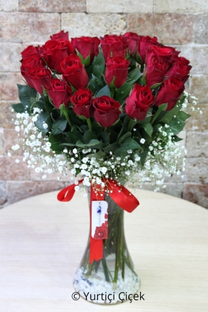 25 Red Roses in a Vase