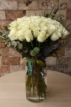 41 White Roses in Vase