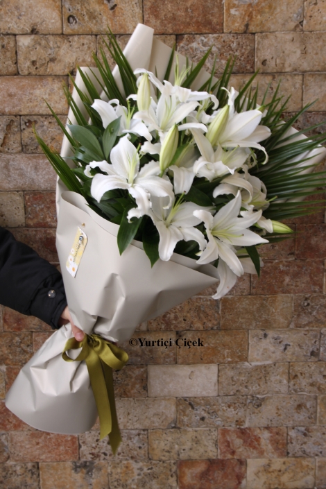 White Lilies Bouquet 1